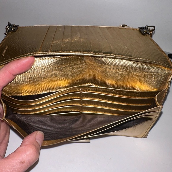 💯 PRADA Logo Beige Flap Saffiano Leather Wallet of Chain w/ auth cert - Picture 6 of 14